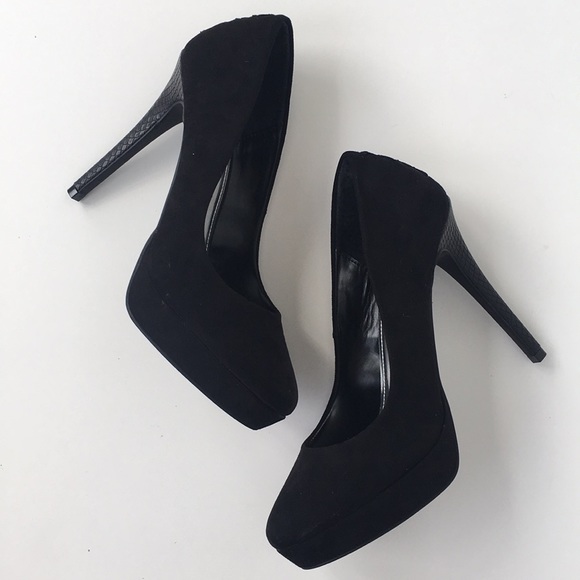 Jennifer Lopez Shoes - Jennifer Lopez Soft Black Platform Heels/Pumps
